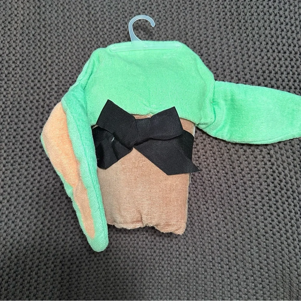 Star Wars: The Mandalorian The Child Kids' Hooded Towel
